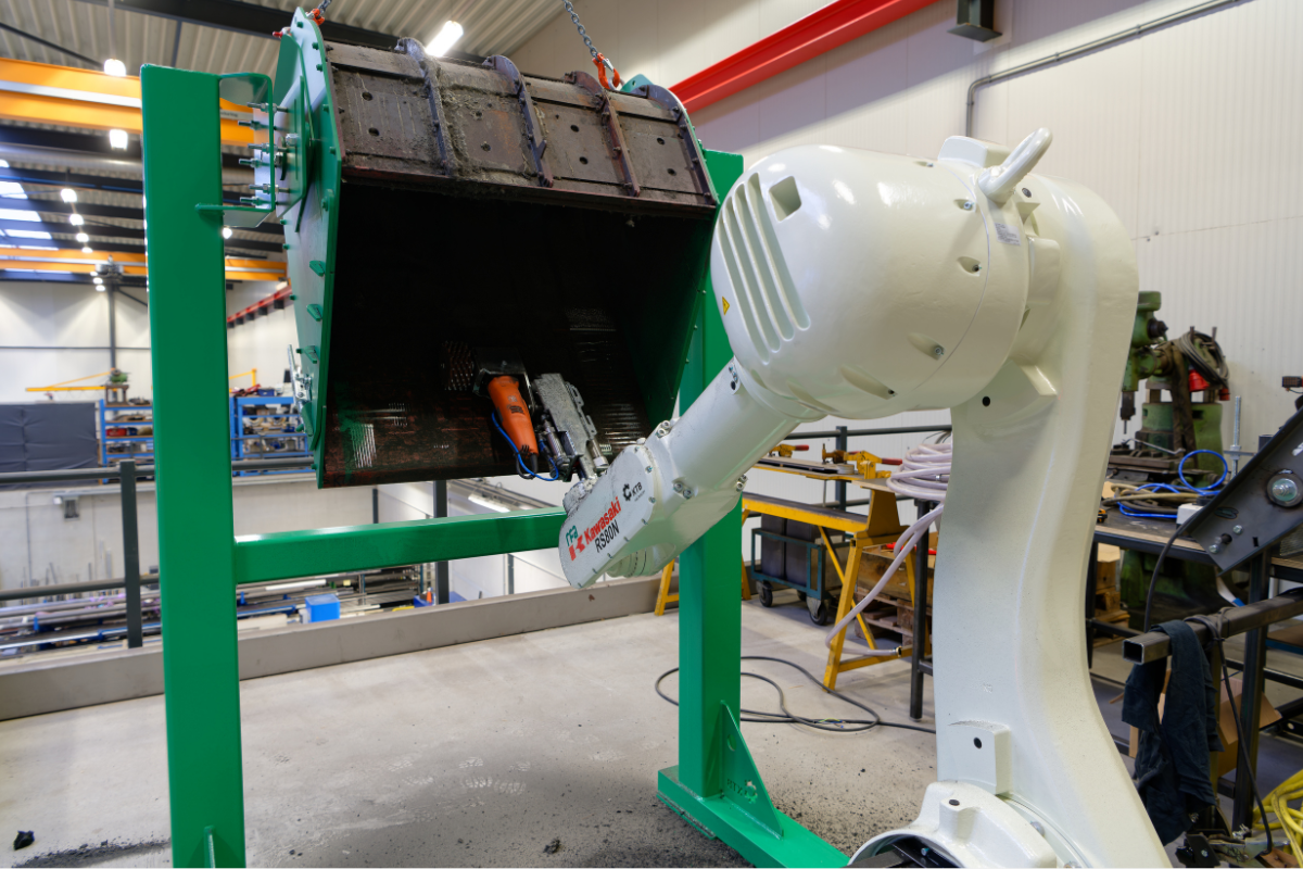 Schoonmaak robot productie machines en mallen