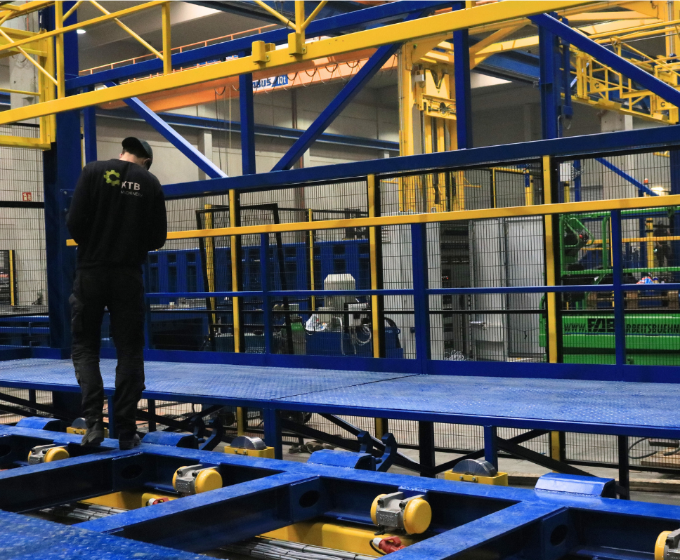 Monteurs op locatie, montage van machines en in bedrijfstelling van machine