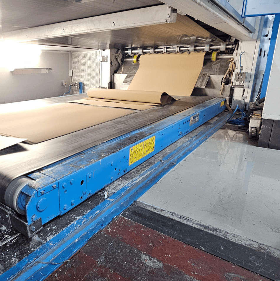 Watersnijinstallatie karton fabriek, machinebouw KTB Machinery